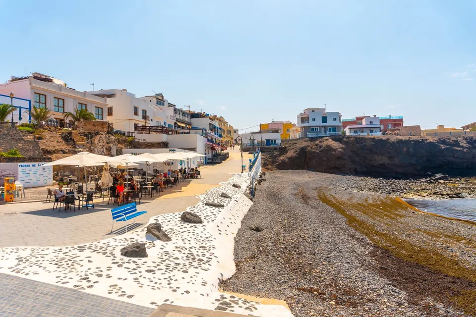 Strandpromenaden i El Cotillo på Fuerteventuras nordkyst