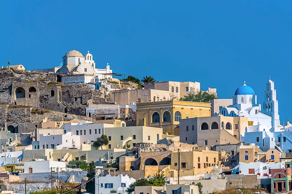 Pyrgos' gamle huse, kirker og borgområdet på toppen af landsbyen